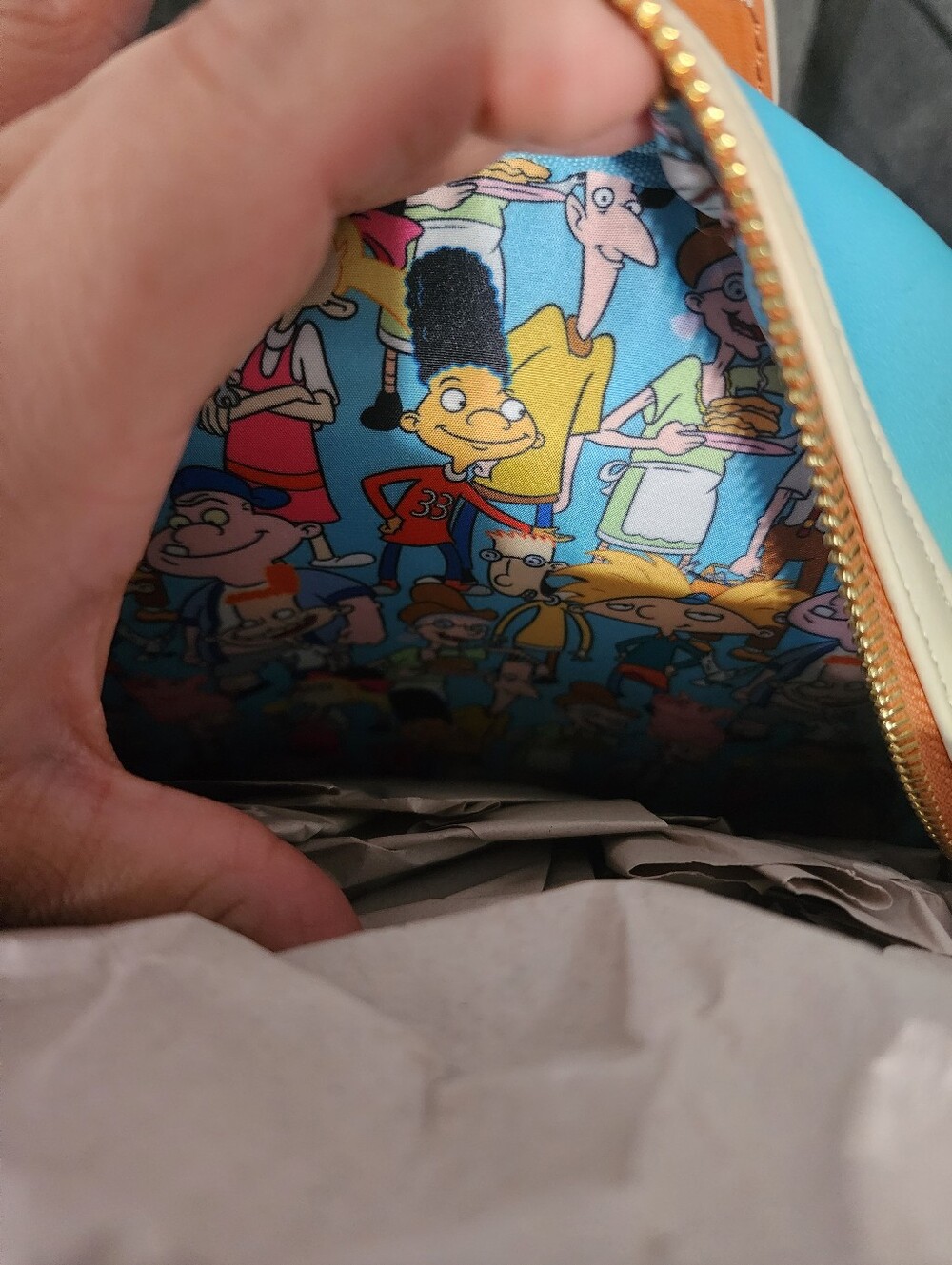 Hey Arnold! Sunset Loungfly - Picture 6 of 6